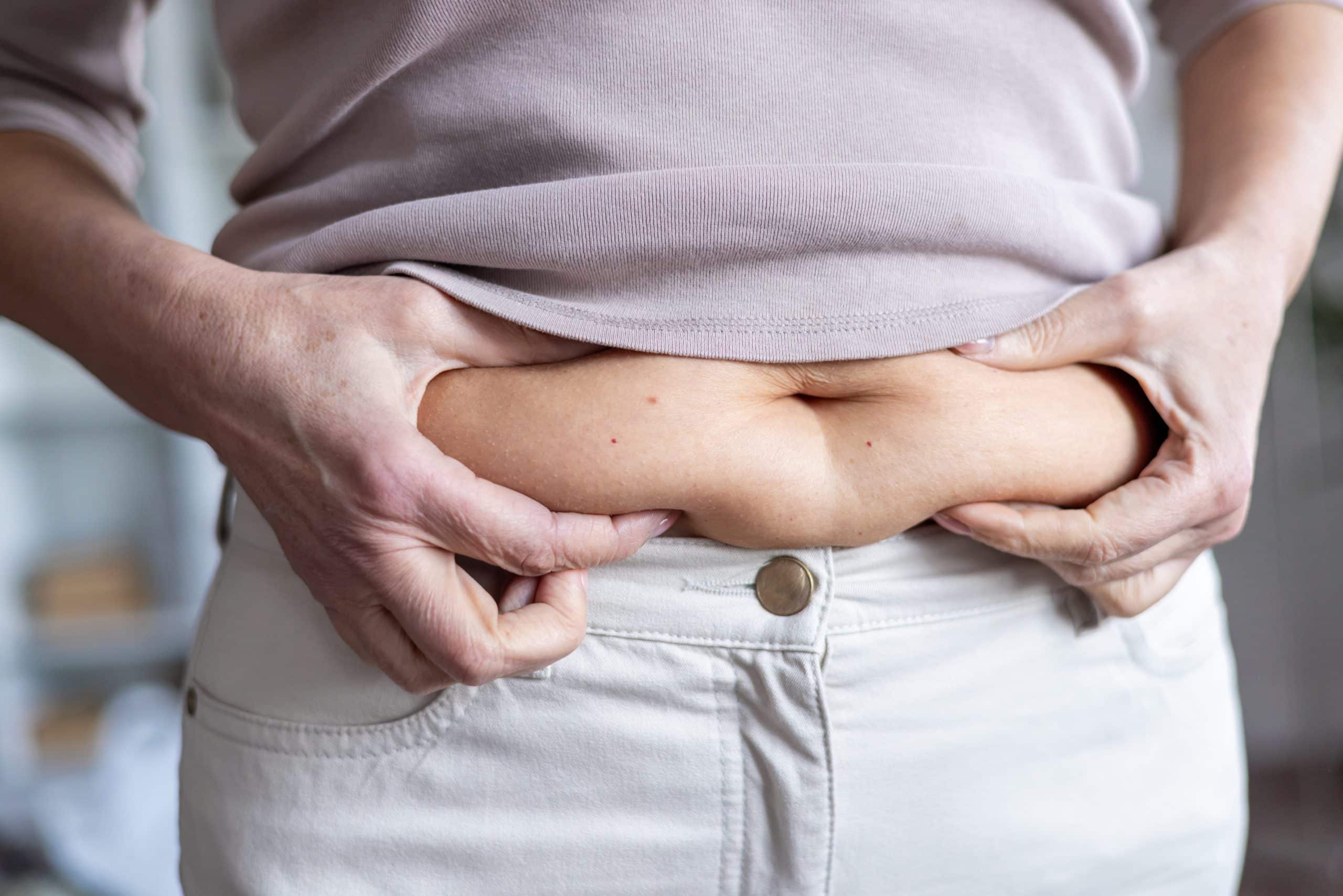 tłuszcz brzuszny u osób starszych