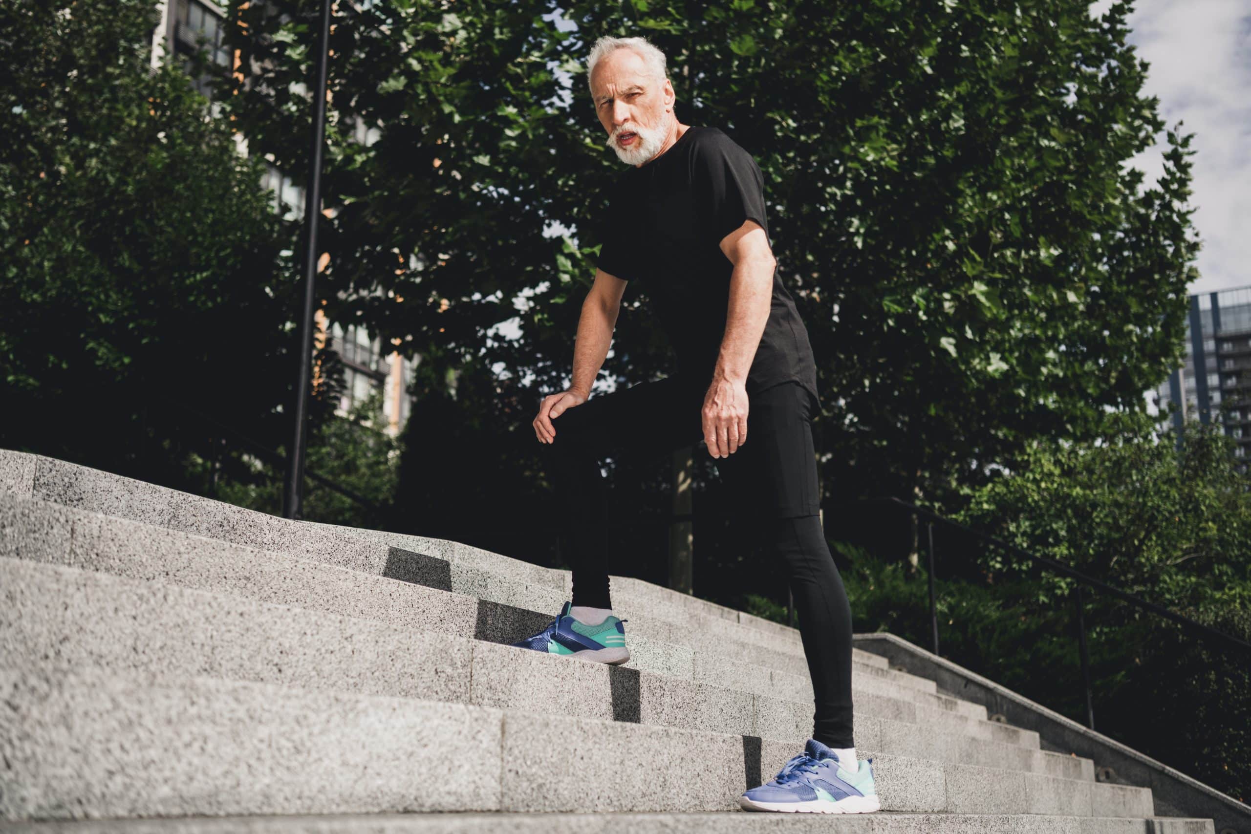 ćwiczenia na schodach po 55 roku życia