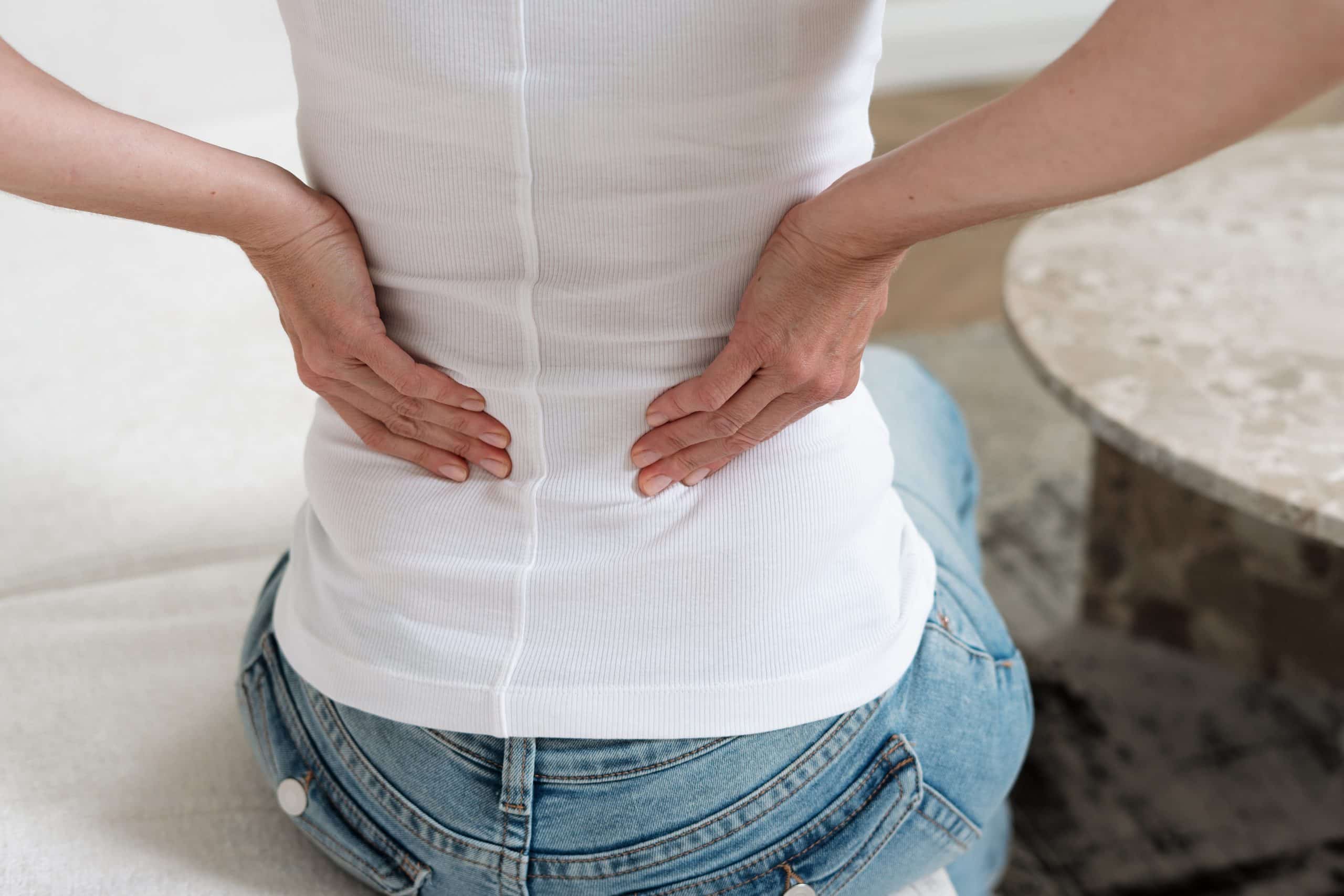 przyczyna bólu pleców.