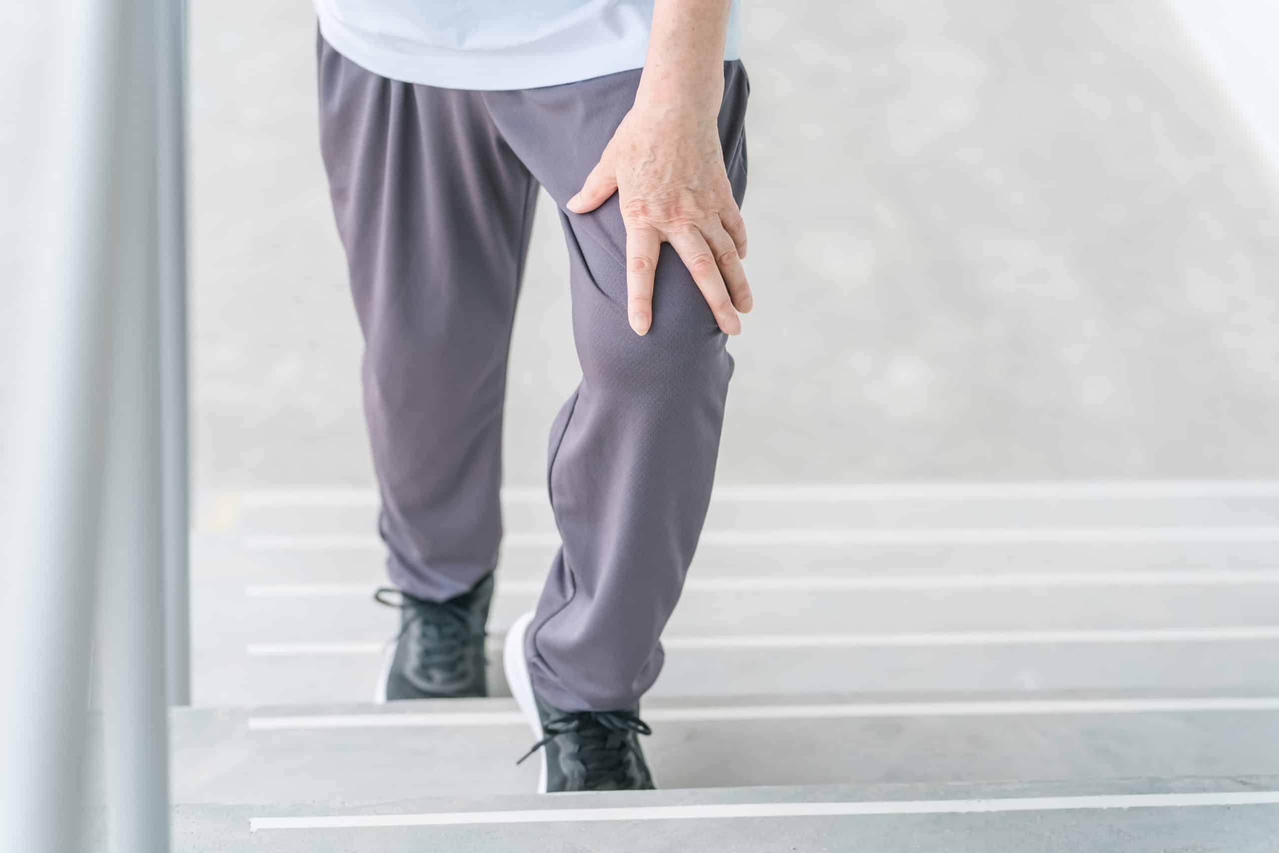 Jakie ćwiczenia są odpowiednie dla osób z wrażliwymi kolanami?